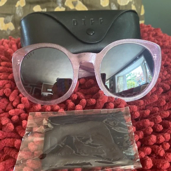 DIFF Luna Polarized Purple Sunnies (NWT) - Picture 7 of 7